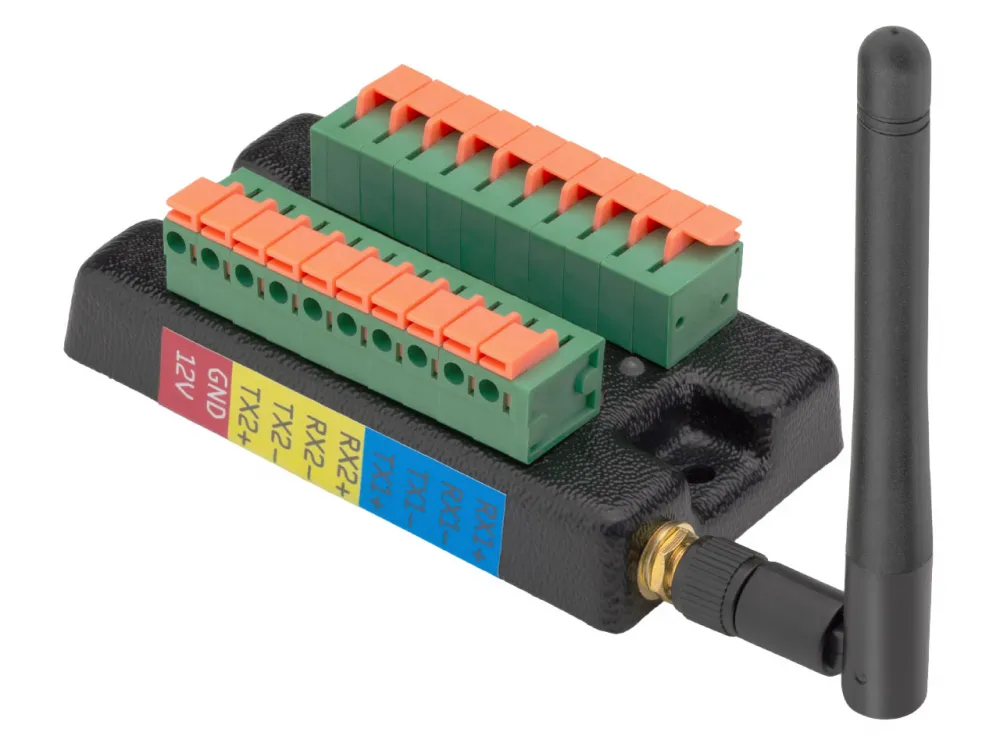 ������ NMEA 0183/SeaTalk1 � Wi-Fi YDWR-02 4 x NMEA0183, 1 x SeaTalk, WiFi
