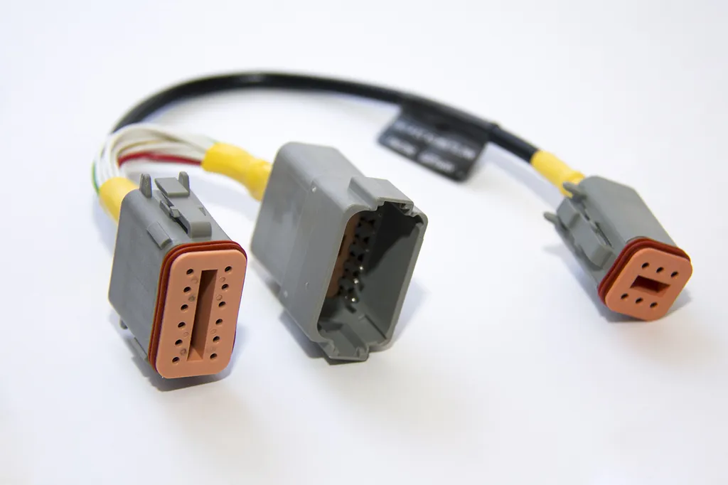 ������� EVC-A EC 12-pin X5:MULTILINK ��� ����� YDEG-04